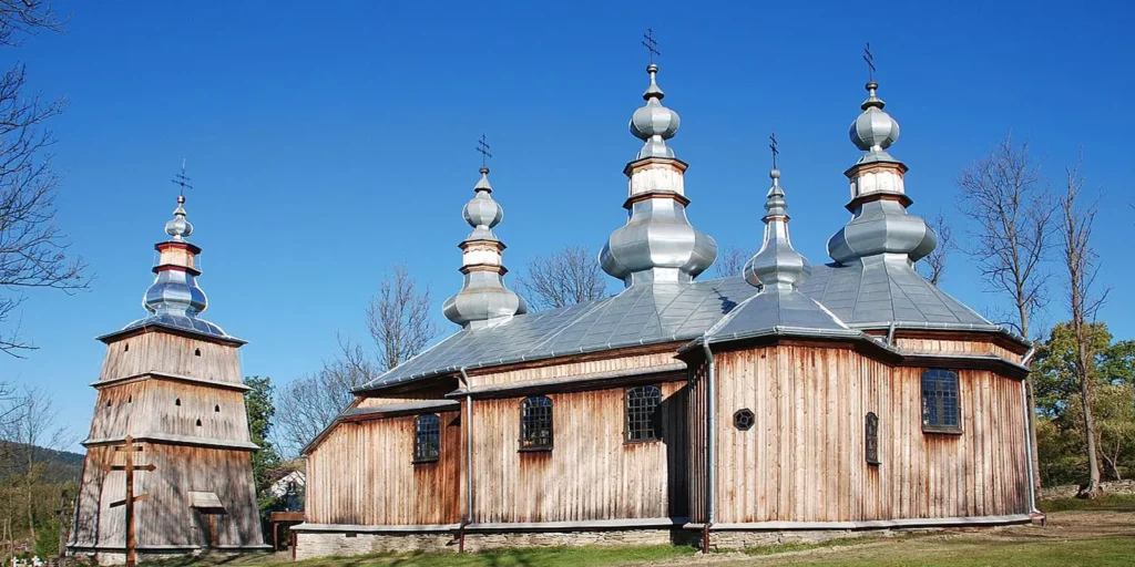 Turzańsk - drewniana filialna cerkiew prawosławna (w swoich dziejach służyła też grekoka-tolikom i rzymskim katolikom) wzniesiona w latach 1801-1803 (UNESCO)